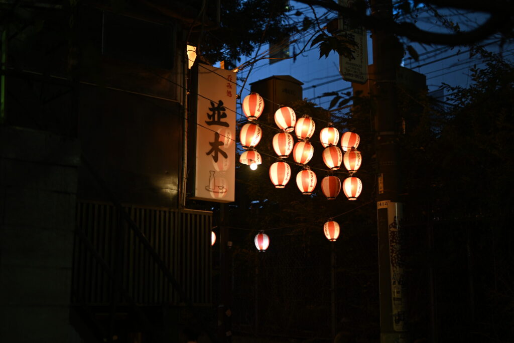 Shibuya besichtigen auf der Suche nach einem Volleyballladen